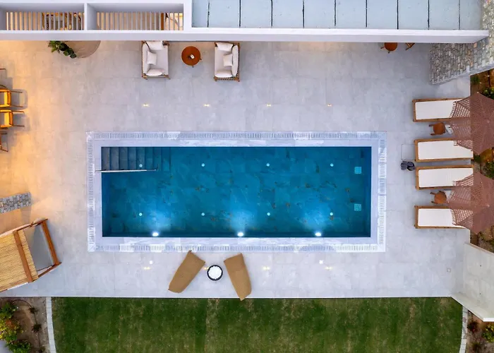 Ruby Paradise Asgourou