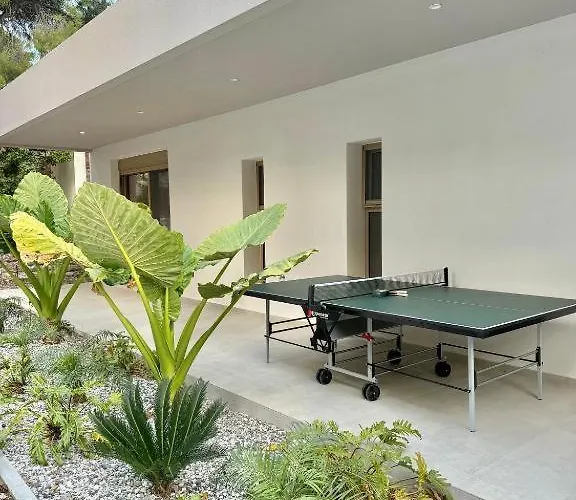 Ruby Paradise Asgourou