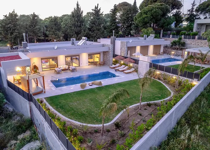 Ruby Paradise Asgourou