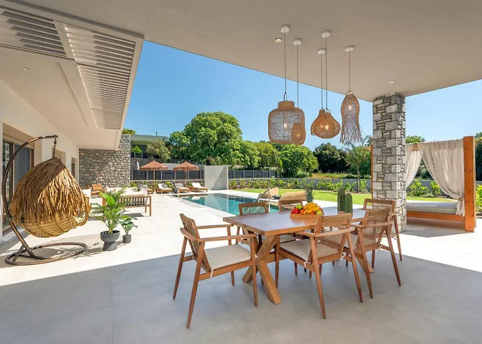 Ruby Paradise Asgourou