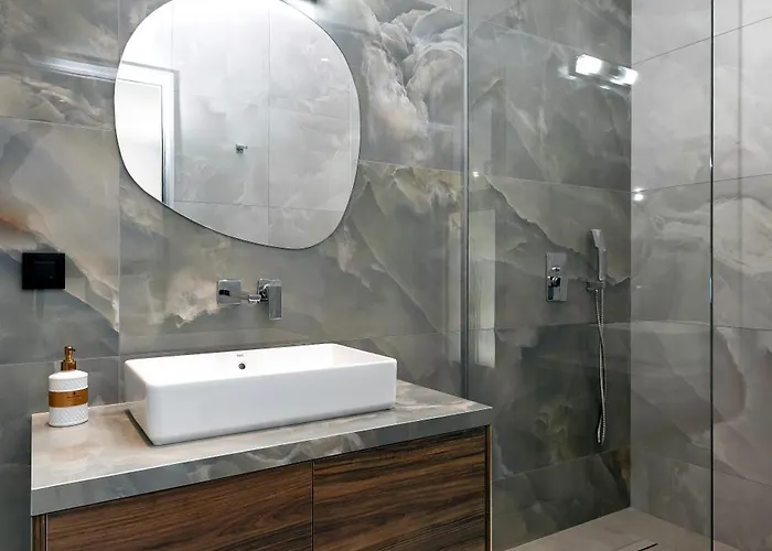 Ruby Paradise Asgourou